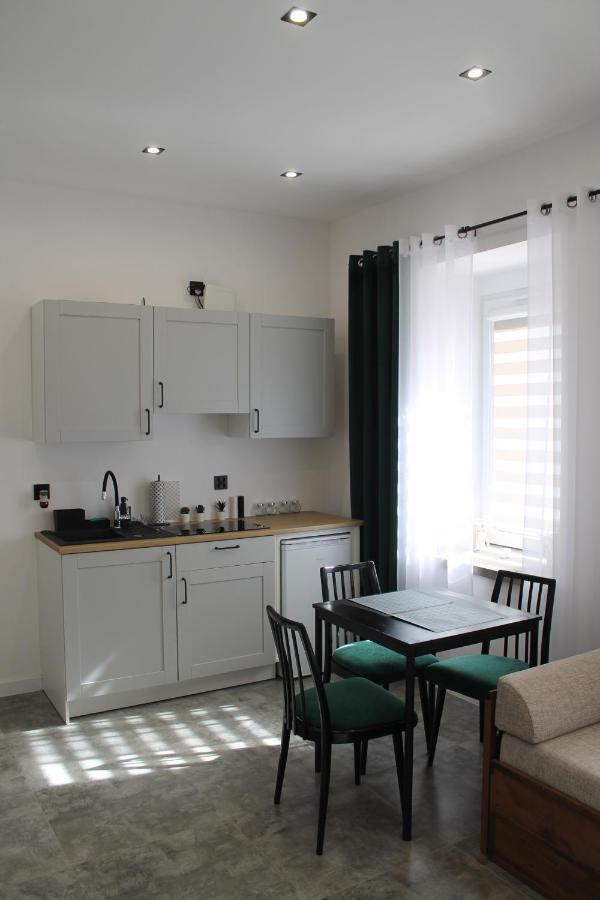 Apartament Z Historia Jelenia Gora Bagian luar foto