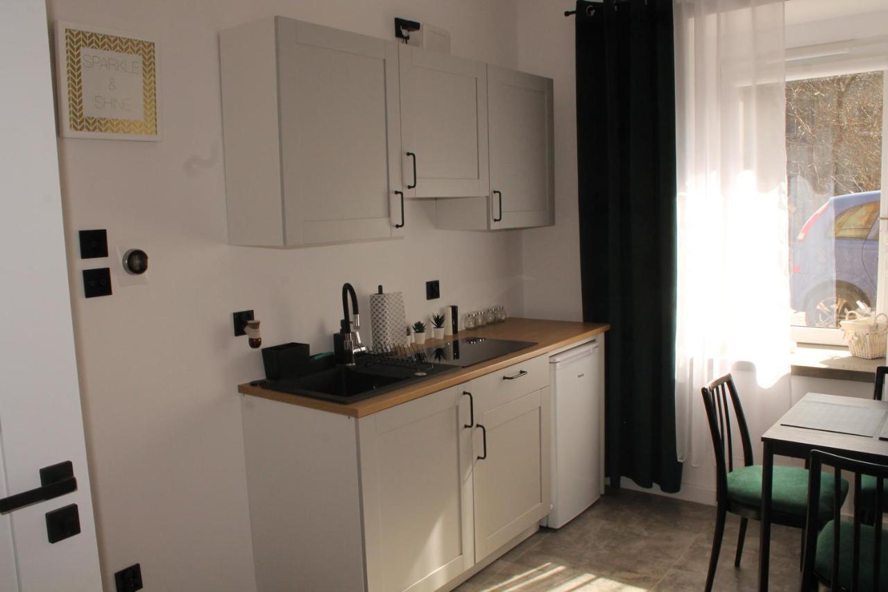 Apartament Z Historia Jelenia Gora Bagian luar foto