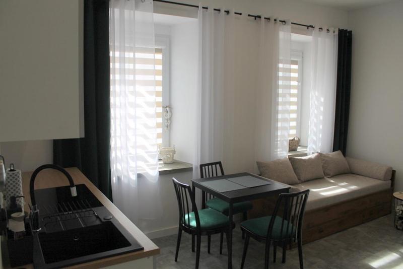 Apartament Z Historia Jelenia Gora Bagian luar foto
