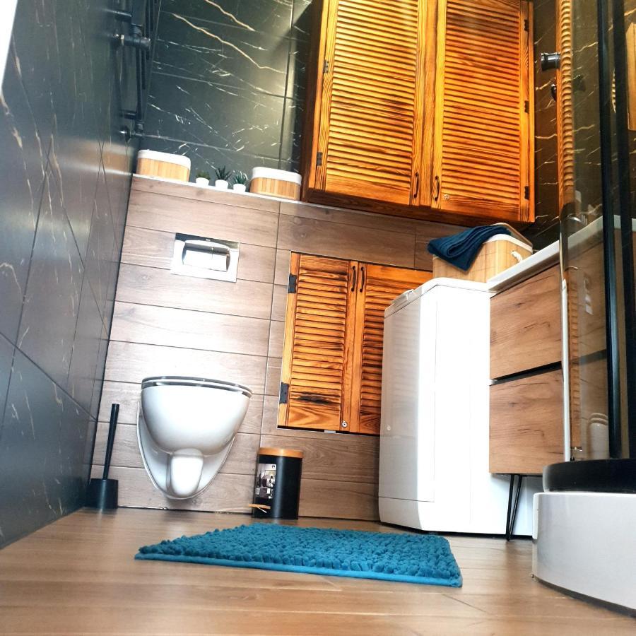 Apartament Z Historia Jelenia Gora Bagian luar foto