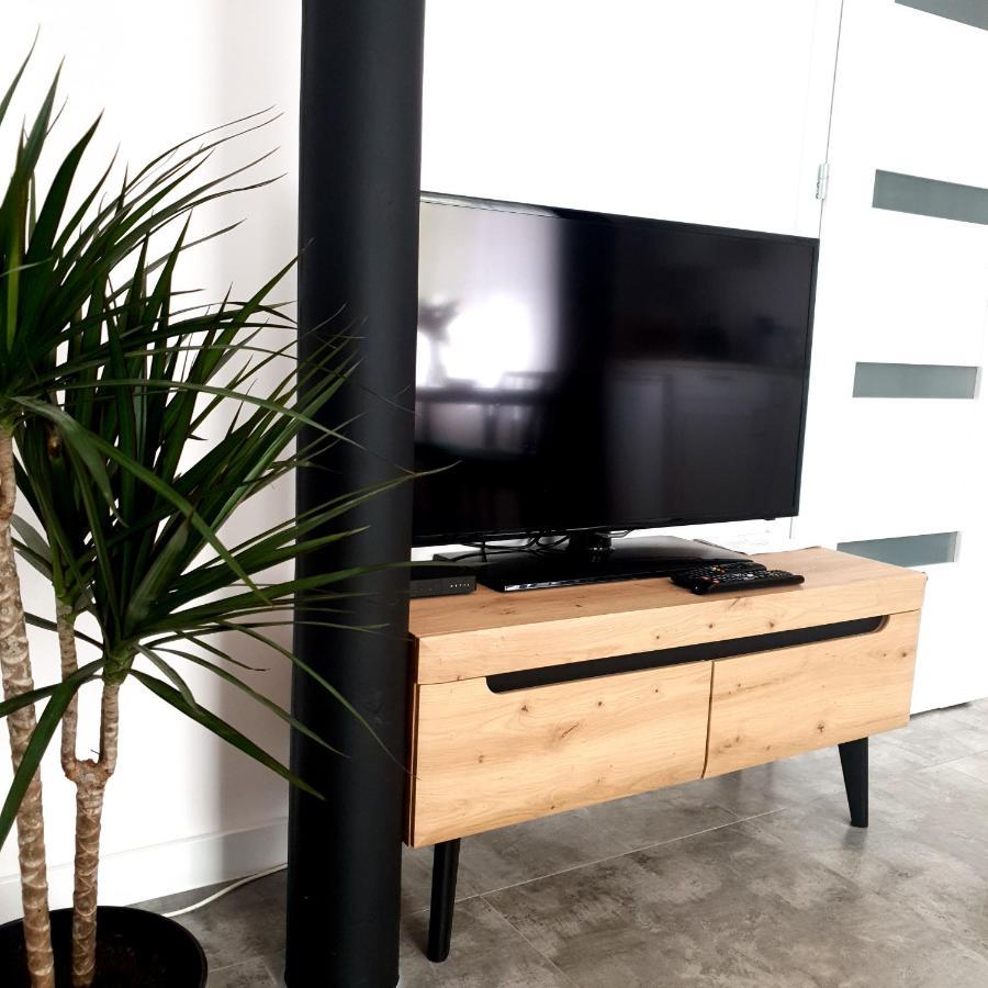 Apartament Z Historia Jelenia Gora Bagian luar foto