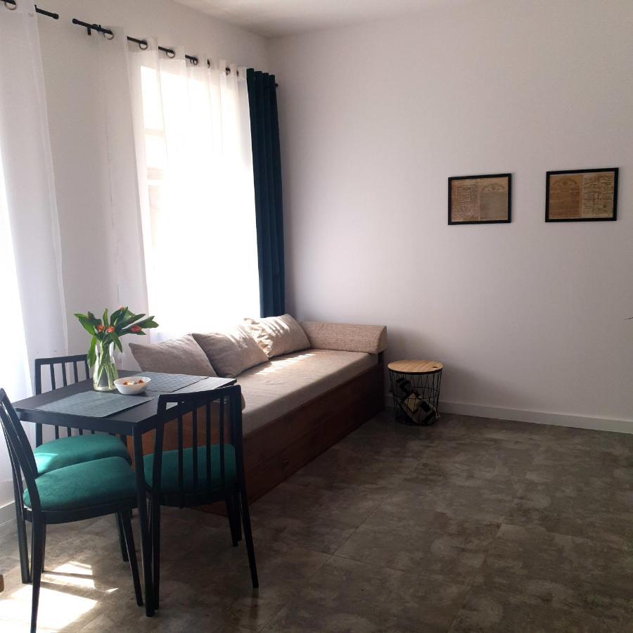Apartament Z Historia Jelenia Gora Bagian luar foto