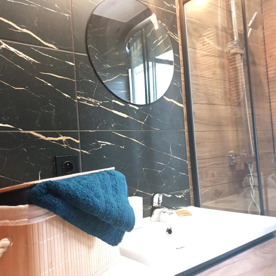 Apartament Z Historia Jelenia Gora Bagian luar foto