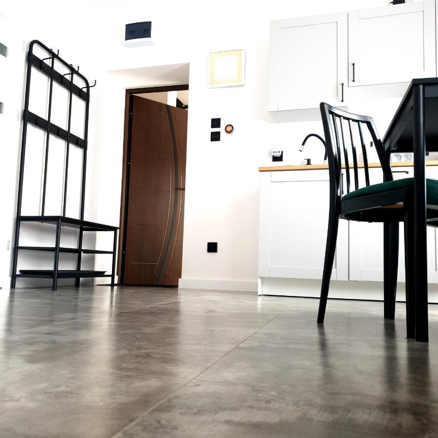Apartament Z Historia Jelenia Gora Bagian luar foto