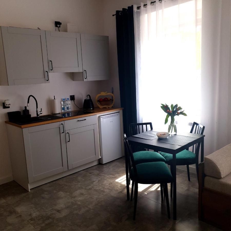 Apartament Z Historia Jelenia Gora Bagian luar foto