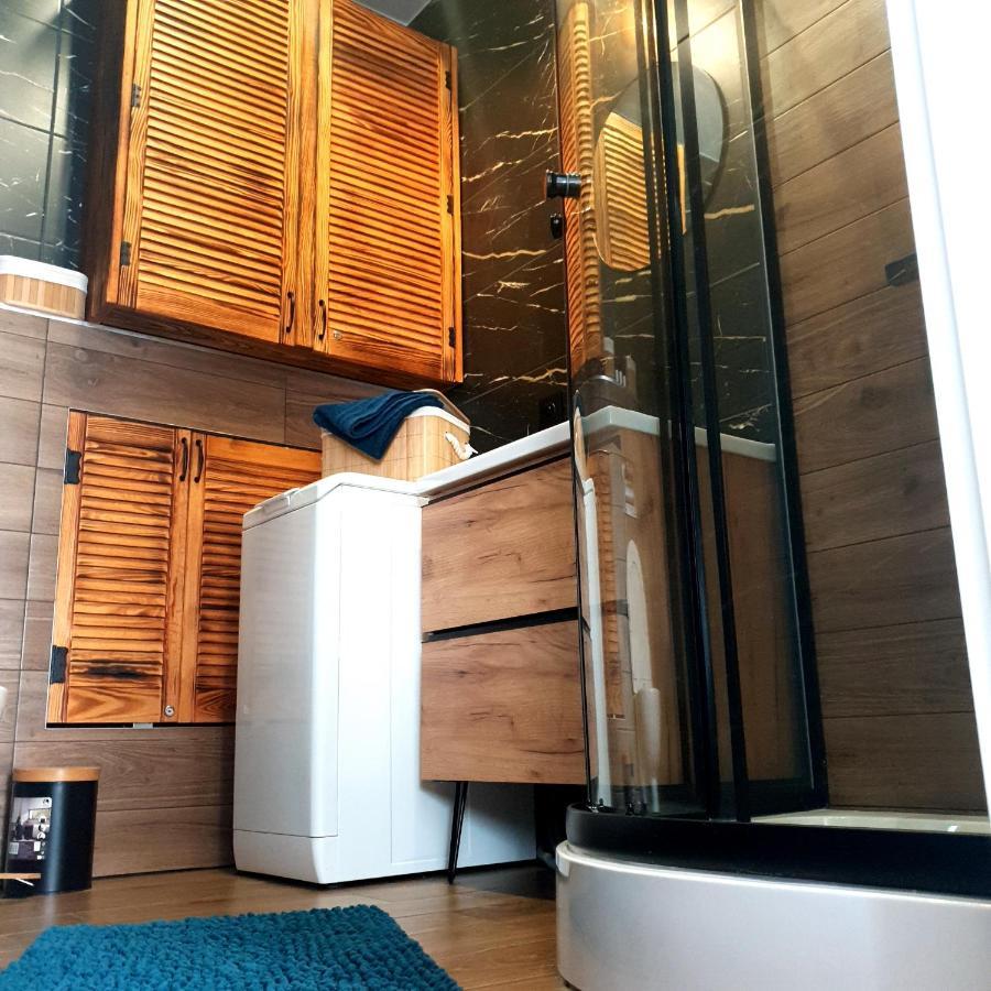 Apartament Z Historia Jelenia Gora Bagian luar foto